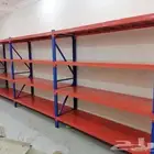 رفوف مخازن مستودعات بيت