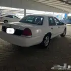 للبيع فورد بوليسي 2003
