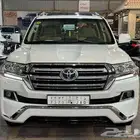 للبيع جيب لاندكروزر GXR-3 2017 سعودي عداد قليل V8 ( مخززنه )