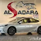 تويوتا كامري ال اي هايبرد 2025 أبيض كاش واقساط