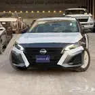 نيسان التيما استاندر.