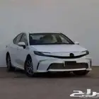 كامري E ستاندرد موديل 2025 بنزين حبه فقط لون ابيض لؤلؤي