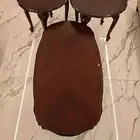 طاوله كبيره واثنين وسط