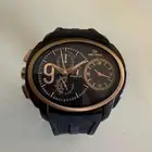 ىساعة نادرة بتوقيع رونالدو ..للبيع أو البدل