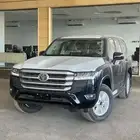 لاندكروزر GXR هدد فتحة بنزين أسود بريمي 2025 متوفر لدى الحسن