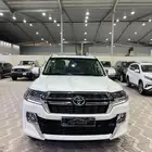 تويوتا لاندكروزر 2021 بريمي ماشي 108 الف قمة فالنظافة