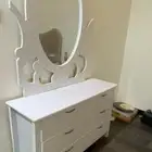 تسريحة   طاوله شاشه زجاج