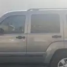 جيب شيروكي 2012ممشى 400 مطوفه 4سنوات على السوم