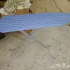 طاولة لكي الملابس بحالة ممتازة