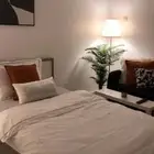 للبيع غرفة نوم من هوم سنتر نظيفه بسعر مغري