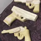 دمي خشبيه لاسلحه ناريه