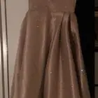 فستان لبس مره وحده مافيه عيوب   مقاس s   السعر 200