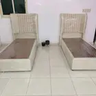 سرير خشب قماش مخمل جديد ونظيف