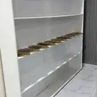 رف ابيض كبير 3 متر في متر ونص