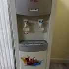 اغراض منزلية برادة ومرتبة نفر ونص.