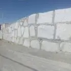 بناء حجر كبير وربراب