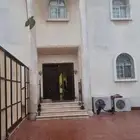 فيلا مستقلة فاخرة للبيع في حي البساتين