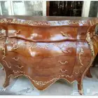 كوميهات وانتيكات خشبيه قشرة ونحاس