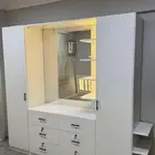 دولاب متصل مع التسريحة