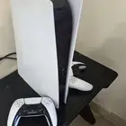 بلاستيشن سوني 5 مع يدين وفيفا 24 محمله شبه جديد