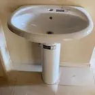 للبيع مغسلة يد سيراميك كبيرة