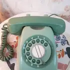 تلفون قرص قديم .. نظيف جدا .. لعدم استخدامي له لم اركب فيش