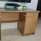 طاولتين للبيع المستعجل