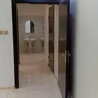 شقة عوائل نظيفة جدا للايجار السنوي