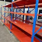 رفوف تخزين و رفوف عرض سوبر ماركت ومكاتب وصيدليات