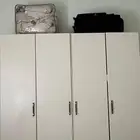 دولاب ملابس تفصيل لونه بيج للبيع