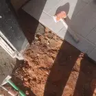 مبلط محترف وخبره بالعمل داخلي وخارجي