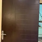 ابواب خشب مع الحلوق والمفصلات