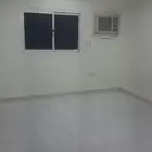 للإيجار السنوي شقة عزاب في حي الملك فيصل   عرض رقم H1130