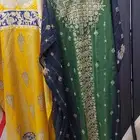 مجموعة ملابس للبيع