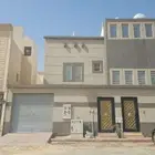 للبيع فيلا دوبلكس دورين مفصولة