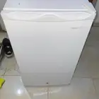 ثلاجة صغيرة للبيع وأغراض أخرى