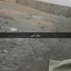 حوش مع غرفتين حي الحرزات فيها غرفتين