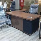 اثاث مكتبي مكاتب مودرن فخم مكتب كلاسك جلد حق مدير مقاس وسط