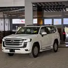 لاندكروزر GXR L2 عبداللطيف جميل