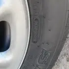 كفرات حجرية مع جنوط حديد هدد