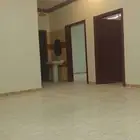 شقة واسعة مجددة غرفتين وصالة في فلة دور علوي