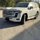 لاندكروزر 2025 جديد GXR 4 عبداللطيف جميل