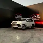 لكزس LX600 بي بي موديل 2025 سعودي لدى الخضر للسيارات