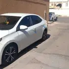 تايوتا كورولا موديل 2015 اللون لولوي