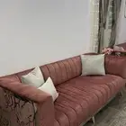 كنب مجلس جديد مع طاولات وستائر