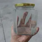 تصفية مستودع عبوات فارغة