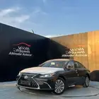 لكزس ES 250 AA 2025 لدى شركة عبدالمجيد الخضر