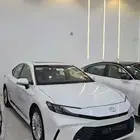 تويوتا كامرى LE فتحة سقف 2025 ابيض