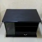 طاوله تلفزيون مقاس وسط بحاله ممتازه