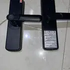قفل باب ذكي تركيب برمجة الاقفال الذكية البصمة رقم سري و كرت
